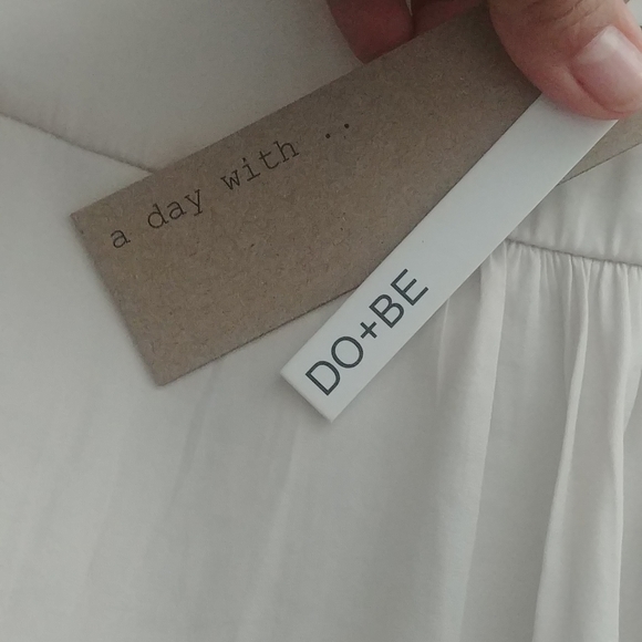 New Do +Be Long Sleeve Ruffle Blouse.Ivory Small - Picture 7 of 9